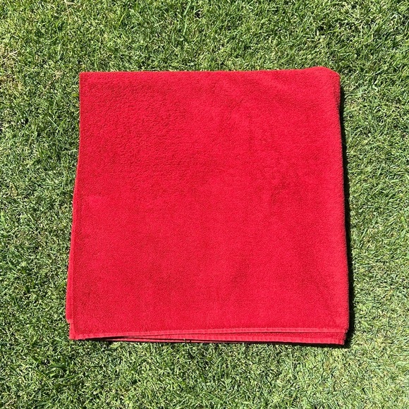 Pottery Barn Oversized Bath Sheet Towel Ruby Red 100% Cotton Brazil 37x77 NICE! - Picture 1 of 10